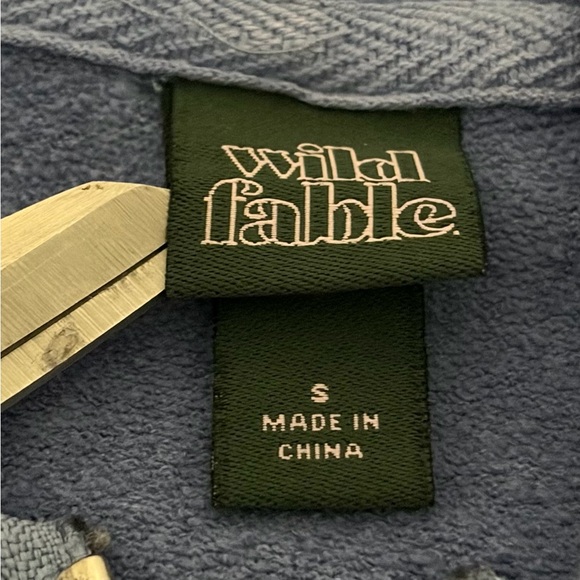 Wild Fable Women’s Cropped Zip Up Blue Hoodie With Pockets Size Small - Picture 3 of 6